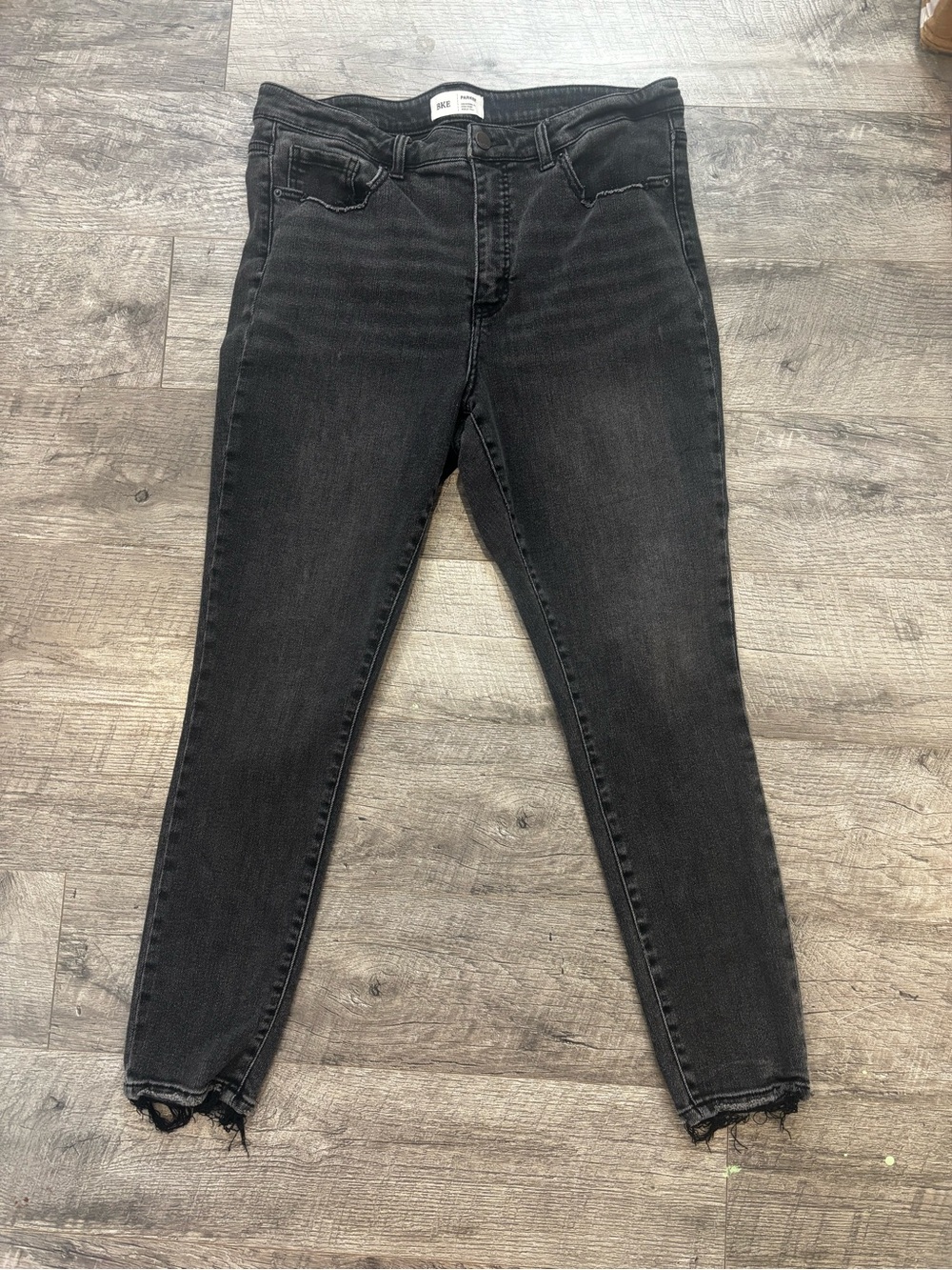 Bke Parker Women's Black Skinny Jeans with Raw Hem